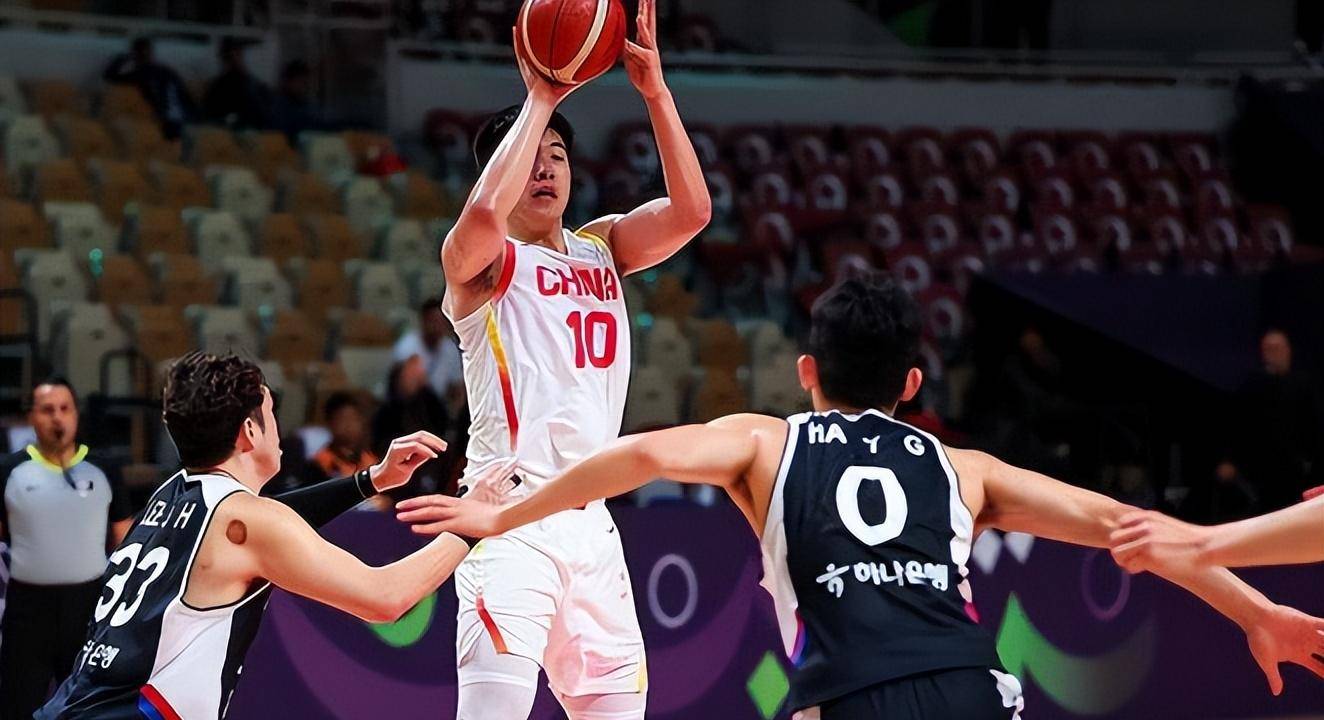 开云体育官网-转折点！深圳男篮外线爆发，CBA季后赛关键时刻攻防权衡，媒体盛赞，阵容厚度经受考验的简单介绍